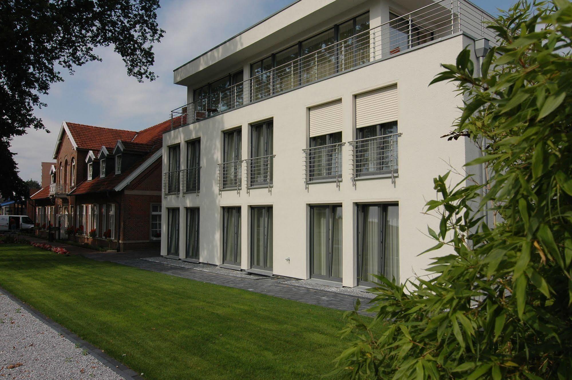 Отель Altes Landhaus Линген Экстерьер фото